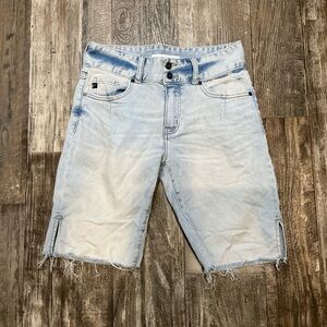 KanCan Women’s Faded Blue Jean Shorts Size 2